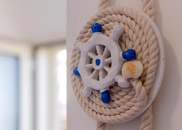 Vie Do Mar - Marina Grande- *