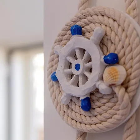 Vie Do Mar - Marina Grande- *